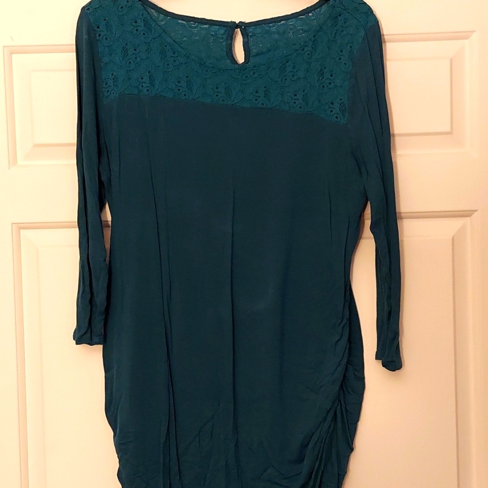 Maternity blouse with lace